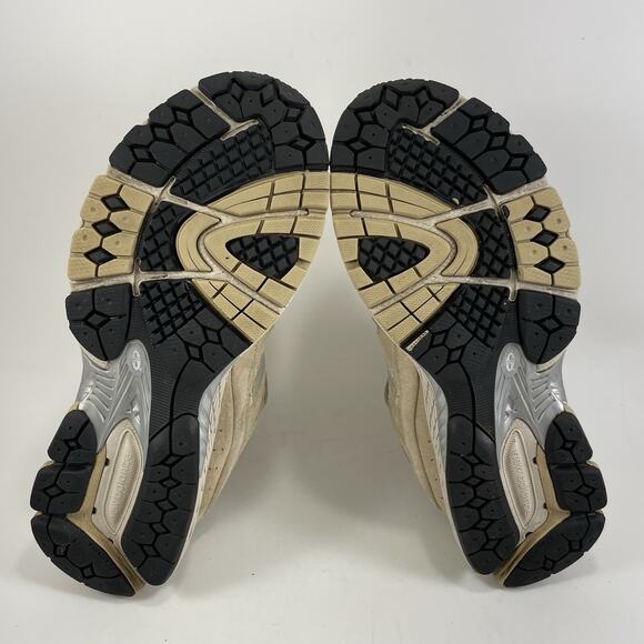 New Balance 2002R 'Khaki' ML2002R2 Mens Size 6 Beige Suede Classic - Picture 7 of 9